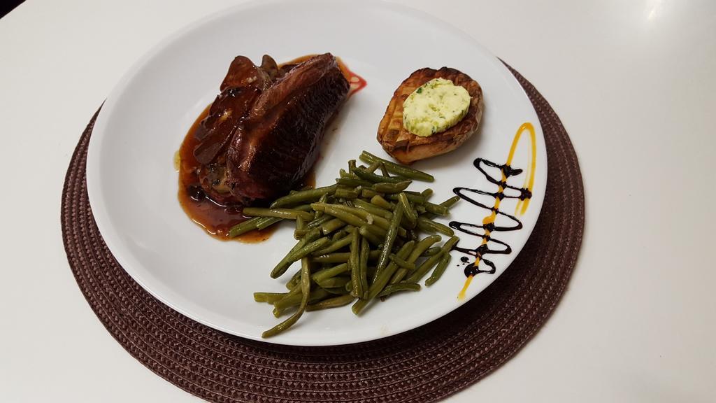 Hotel Restaurant Henri IV 에오즈 외부 사진