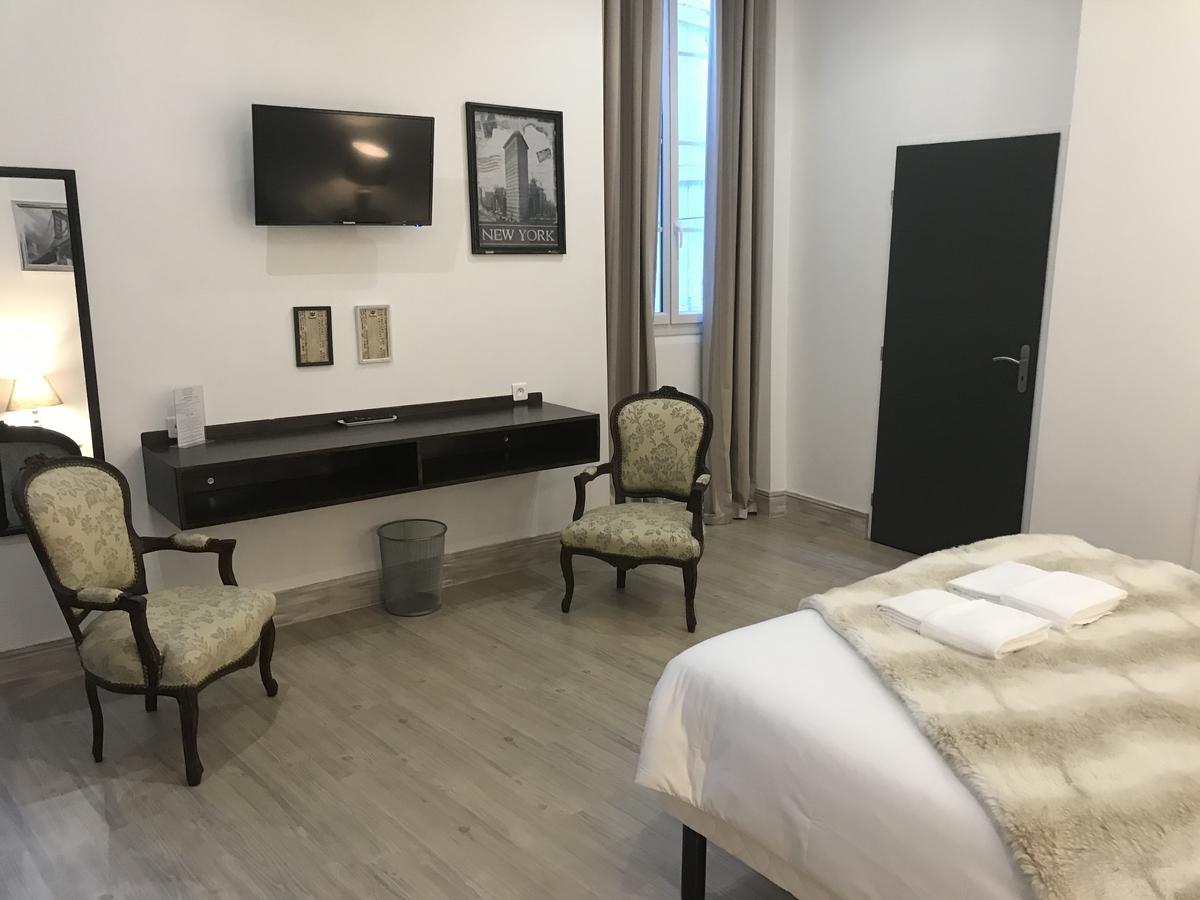 Hotel Restaurant Henri IV 에오즈 외부 사진
